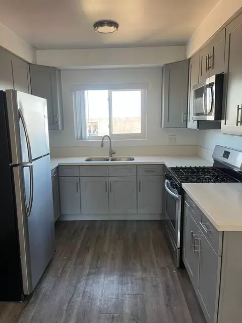 4024 W 135th St, Hawthorne, CA 90250