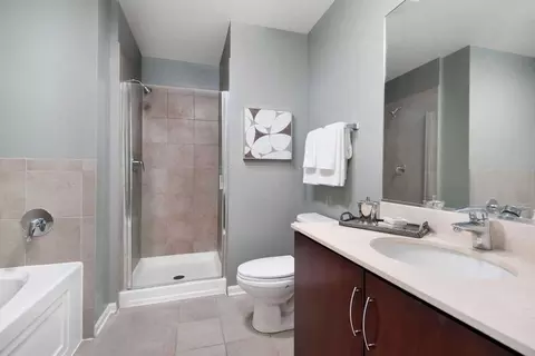 8 E 9th St, Chicago, IL 60605