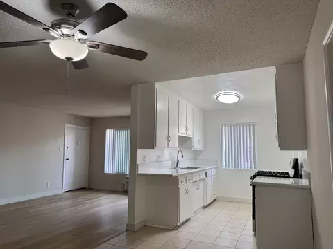 13947 Oxnard St, Los Angeles, CA 91401
