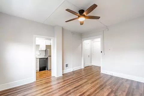 527 Eastlake Ave E, Seattle, WA 98109
