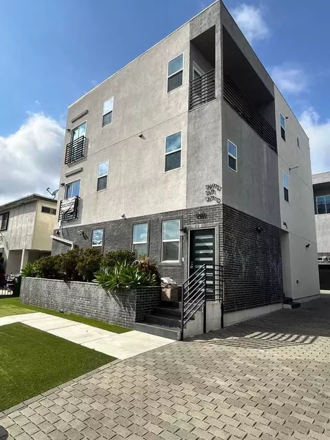 1369 W 36th St, Los Angeles, CA 90007