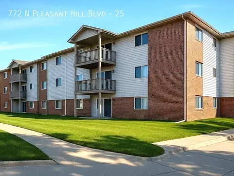 772 N Pleasant Hill Blvd, Pleasant Hill, IA 50327