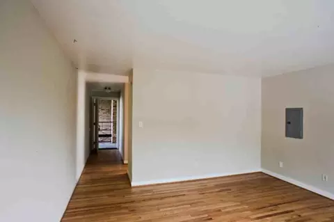 7700 12th Ave SW, Seattle, WA 98106