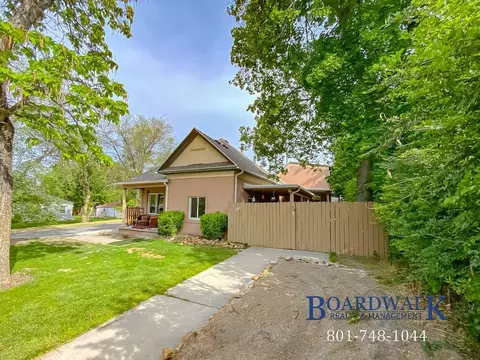 2527 E Valley View Ave, Holladay, UT 84117
