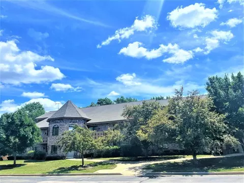 6801 S 68th St, Franklin, WI 53132
