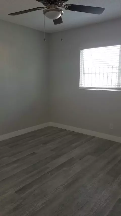 8206 2nd St, Paramount, CA 90723 photo 13