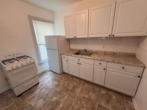 88 Wallace St, Red Bank, NJ 07701