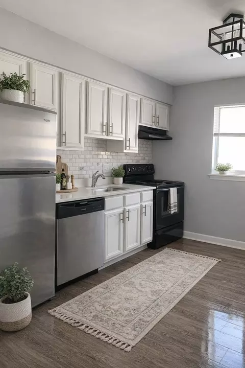 629 W Maple Rd, Clawson, MI 48017 photo 3