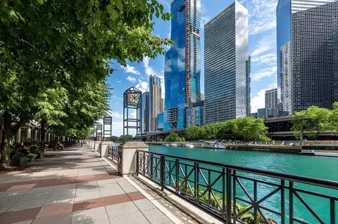 345 E Wacker Dr, Chicago, IL 60601 photo 6