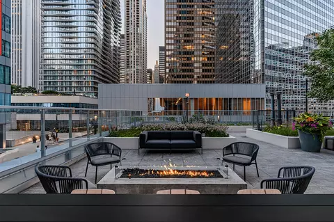 345 E Wacker Dr, Chicago, IL 60601 photo 32
