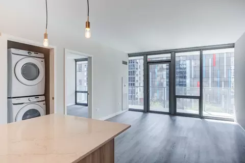 345 E Wacker Dr, Chicago, IL 60601 photo 4