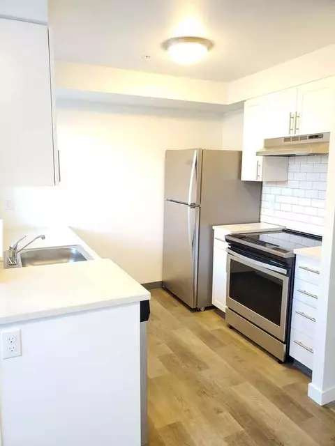 7676 N Lombard St, Portland, OR 97203