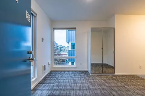 2418 NW 58th St, Seattle, WA 98107