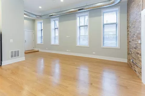 2047 N Hoyne Ave, Chicago, IL 60647