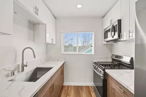 1358 W 36th St, Los Angeles, CA 90007