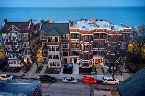 7729 N Eastlake Ter, Chicago, IL 60626