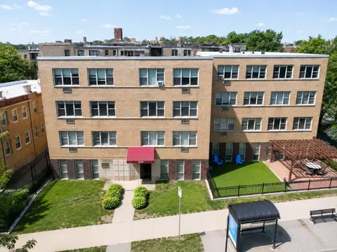 7070 N Sheridan Rd, Chicago, IL 60626