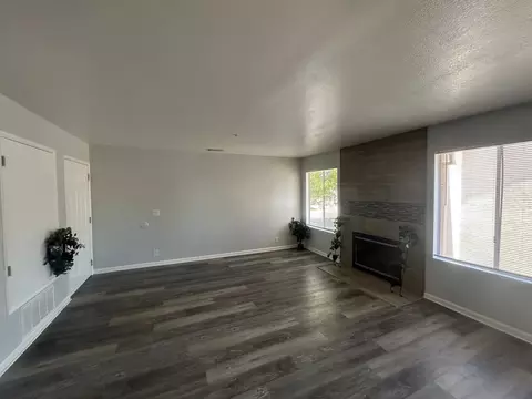 32 E Main St, Winters, CA 95694