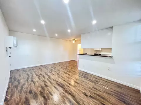 14831 Delano St, Los Angeles, CA 91411