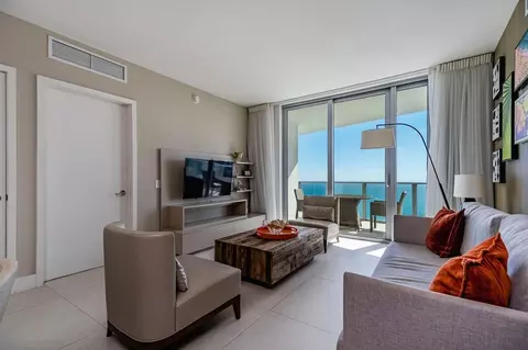 S Ocean Dr, Hollywood, FL 33019