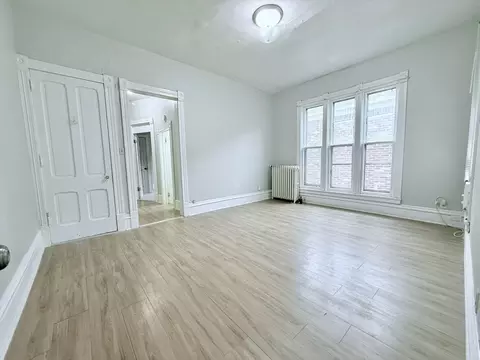 321 Clay St, Cedar Falls, IA 50613