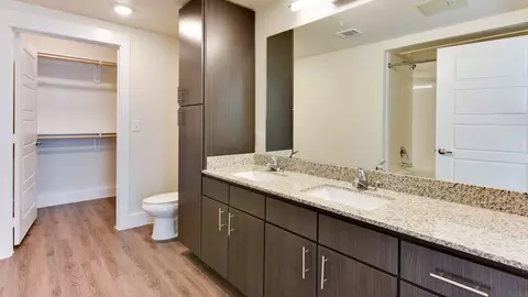 601 W St Johns Ave, Austin, TX 78752 photo 10