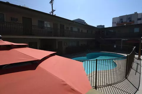 5255 Blakeslee Ave, North Hollywood, CA 91601