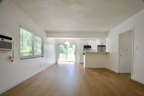 5652 Colfax Ave, Los Angeles, CA 91601