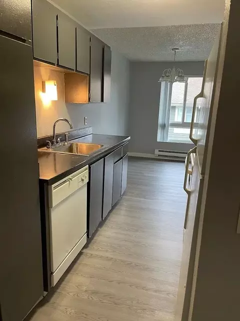 30602 Pacific Hwy S, Federal Way, WA 98003