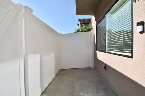 12241 Burbank Blvd, Los Angeles, CA 91607