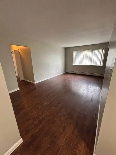 1 Valley Dr, Mount Clemens, MI 48043