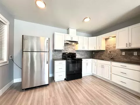 13555 SW Jenkins Rd, Cedar Hills, OR 97005