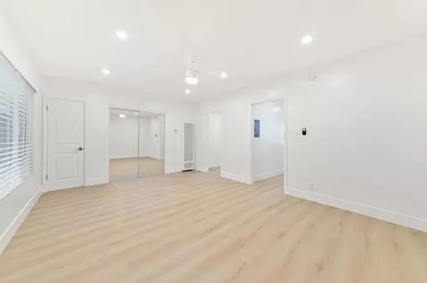 41304132 Palmwood Dr, Los Angeles, CA 90008