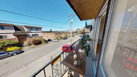 8544 Phinney Ave N, Seattle, WA 98103