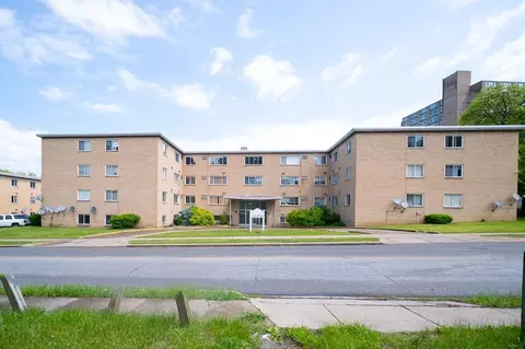 1885 N Taylor Rd, Cleveland, OH 44112
