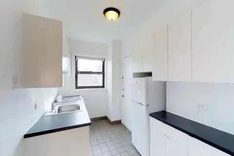 1120 E 47th St, Chicago, IL 60653