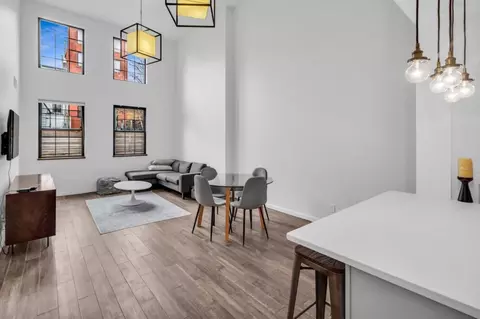 200 E 11th St, New York, NY 10003