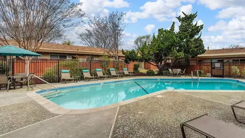 924 Mangrove Ave, Sunnyvale, CA 94086 photo 4