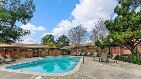 924 Mangrove Ave, Sunnyvale, CA 94086 photo 3