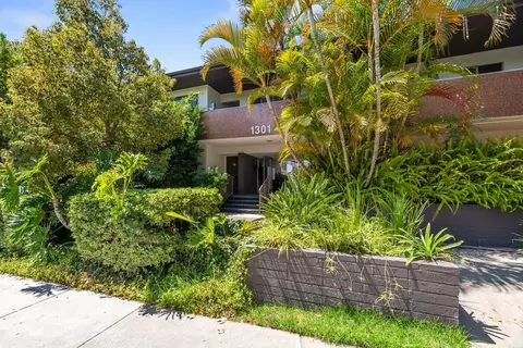 1301 Havenhurst Dr, West Hollywood, CA 90046
