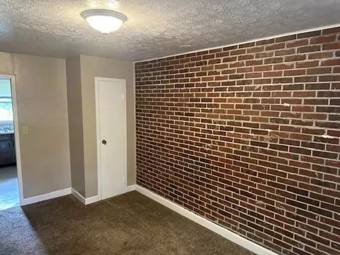 1139 S Main St, Rocky Top, TN 37769