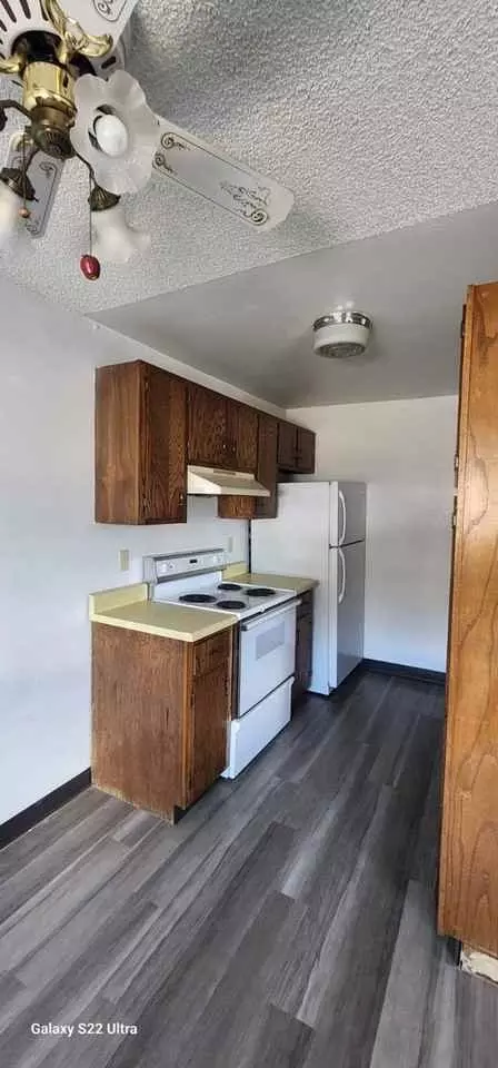4427 Parkview Dr, Cheyenne, WY 82001