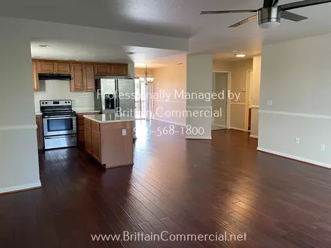 2404 24th St, Sacramento, CA 95818