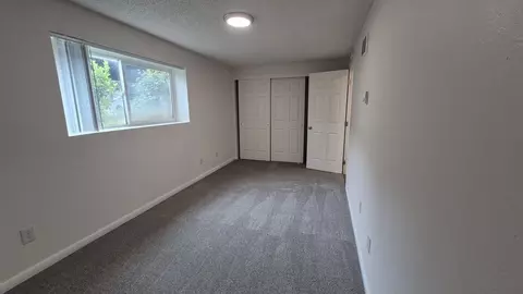 1229 NE Hogan Pl, Gresham, OR 97030 photo 3