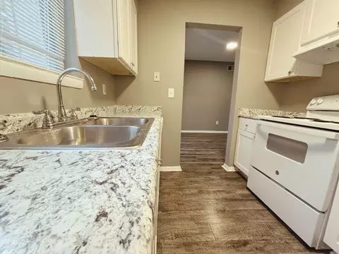 900 Division St, Bessemer, AL 35020