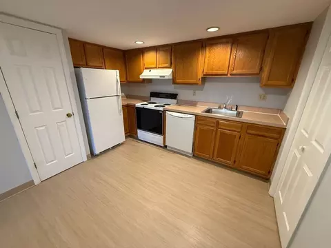 555 Worcester St, Southbridge, MA 01550