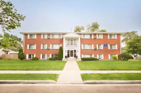 245 S Elm St, Waconia, MN 55387