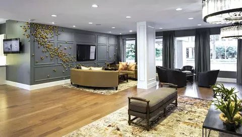 2111 Richmond Hwy, Arlington, VA 22202