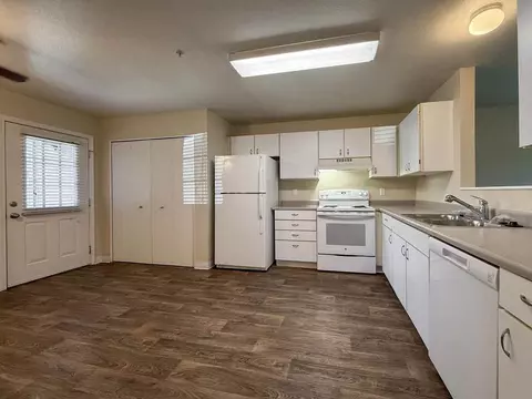 800 NE Roberts Ave, Gresham, OR 97030 photo 24