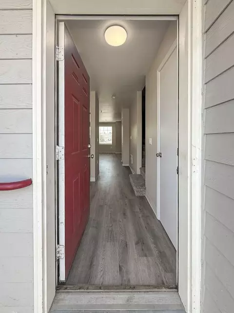 800 NE Roberts Ave, Gresham, OR 97030 photo 5